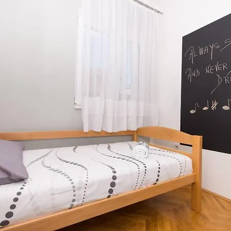 Apartment Dajana Feeling Of Home Trogir Exterior photo