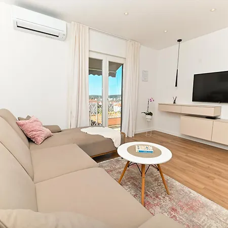 Apartment Dajana Feeling Of Home Trogir Exterior photo